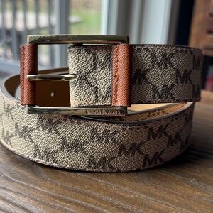 Michael Kors Womens Logo Belt~Size Medium